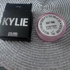 (Unopened New) Kylie setting powder